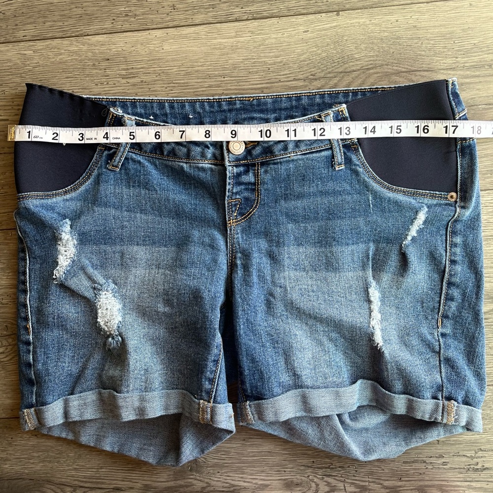 Old Navy Maternity Side Panel Cuffed Denim Jean Shorts Distressed Size 4 - Picture 6 of 7